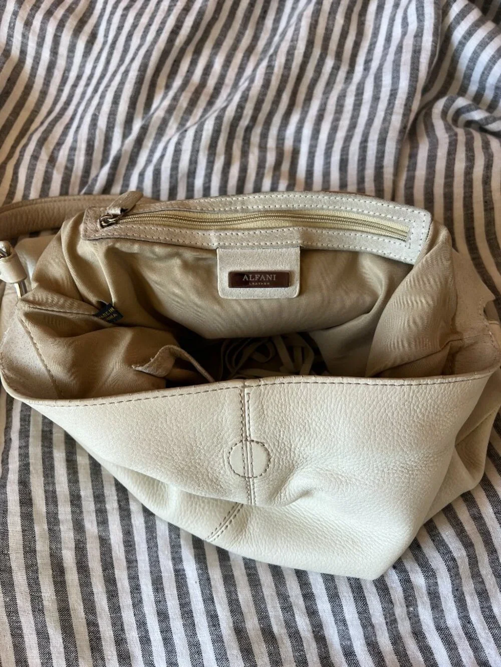 Vintage Leather Cream Shoulder Bag